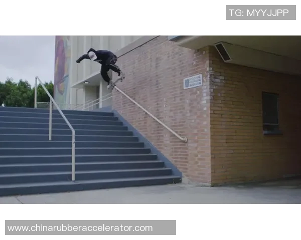 深圳滑板队的默契之道:揭秘滑板巨献背后的团队配合与精神 深圳滑板队的默契之道:揭秘滑板巨献背后的团队配合与精神