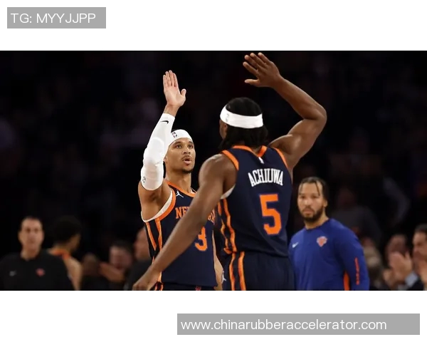 尼克斯与掘金激战正酣球迷期待精彩对决与惊艳表现 尼克斯与掘金激战正酣球迷期待精彩对决与惊艳表现