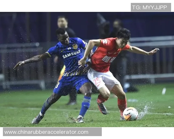 恒大与苏宁激战正酣精彩瞬间回顾及赛后分析图集 恒大与苏宁激战正酣精彩瞬间回顾及赛后分析图集