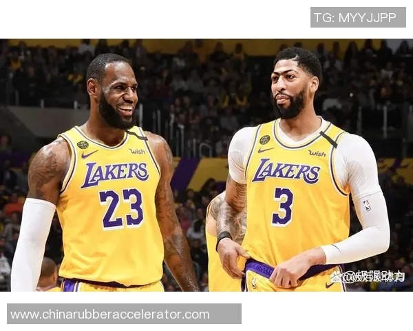 湖人对阵热火的比赛中为何双方选择放弃进攻策略解析