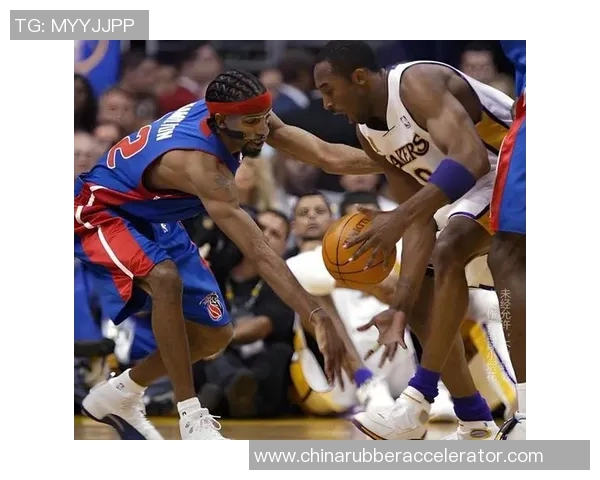 科比在对阵马卡比时的精彩表现与篮球传奇的巅峰对决回顾