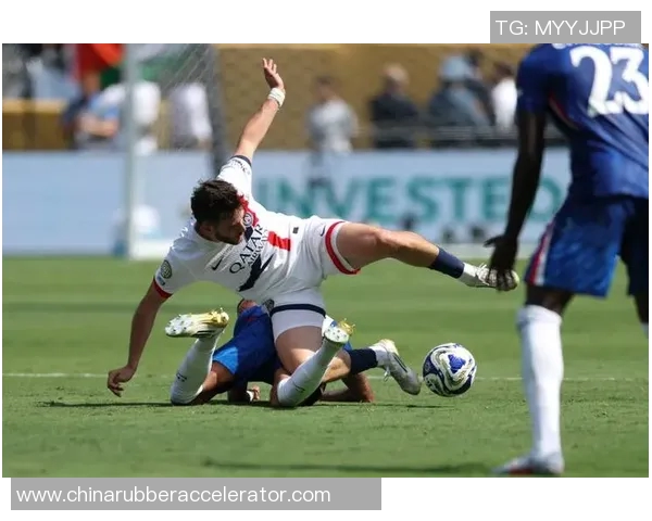 若昂内维斯的足球之路与未来展望:从青训到职业生涯的精彩历程 若昂内维斯的足球之路与未来展望:从青训到职业生涯的精彩历程