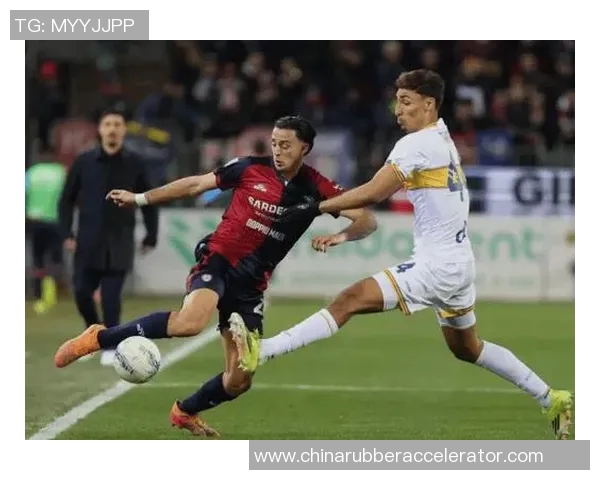 莱切与卡利亚里激战正酣比分悬念引人关注 莱切与卡利亚里激战正酣比分悬念引人关注