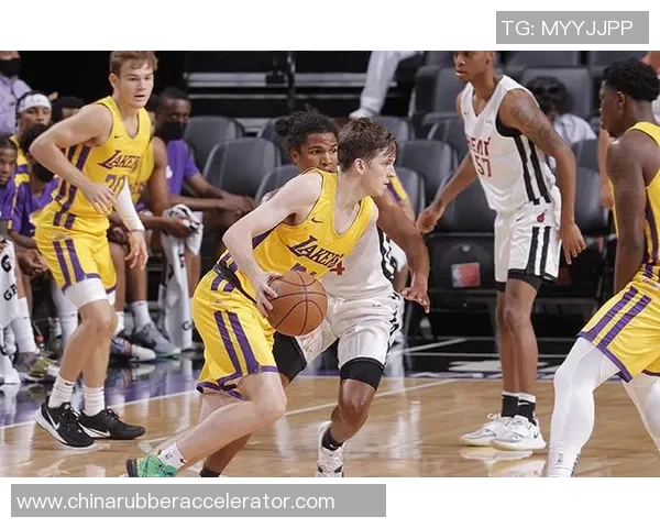 蓝网与热火精彩对决录像回放回顾赛场瞬间与精彩时刻分析