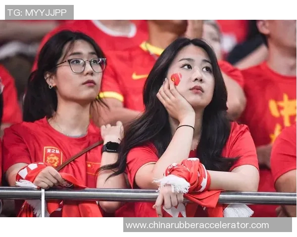 中国队迎战约旦队直播世预赛激战正酣球迷热情高涨助威助力